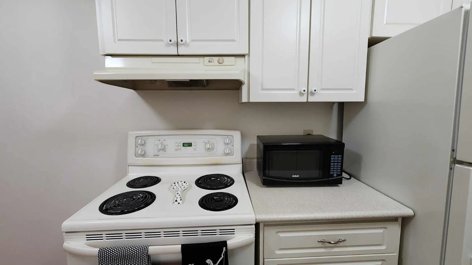 Cozy Town House Hotel Toronto Canada